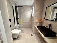 Image 21 of 24