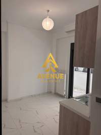 תמונת פלירו, סלוניקי למכירה