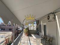 תמונת מץ, אתונה למכירה