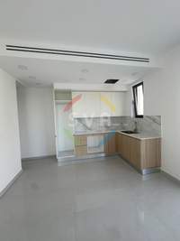 תמונת זקאקי, לימסול למכירה (2)