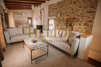 תמונת בית, אסטרוזיה למכירה (1)