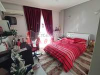 תמונת גליפדה, אתונה למכירה (2)