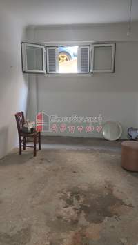 תמונת גיזי, אתונה למכירה (2)