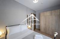 Image 19 of 25