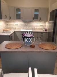 תמונת בית, דיוניסוס למכירה (3)