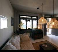 תמונת אנדרוס, הקיקלאדיים למכירה (2)