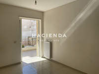 תמונת קאטו פטיסיה, אתונה למכירה (2)