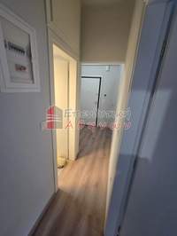 תמונת קיפסלי, אתונה למכירה (4)