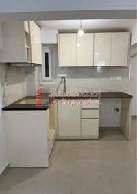 תמונת ויקטוריה, אתונה למכירה (2)