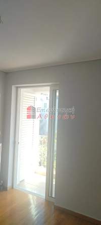 תמונת נאוס קוסמוס, אתונה למכירה