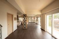 תמונת מטמורפוסי, אתונה למכירה