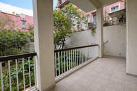 תמונת ספוליה, אתונה למכירה (2)