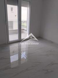 Image 10 of 25
