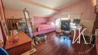 Image 11 of 25