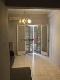 תמונת גיזי, אתונה למכירה (2)