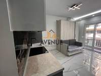 תמונת סטודיו, פאבלוס מאלס למכירה (2)