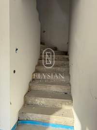 Image 14 of 25