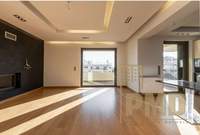 תמונת גליפדה, אתונה למכירה (2)