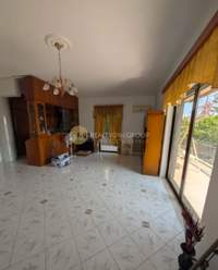 תמונת ואריליסיה, אתונה למכירה (3)