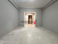 תמונת אנו קיפסלי, אתונה למכירה