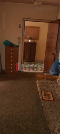 תמונת קיפסלי, אתונה למכירה (2)