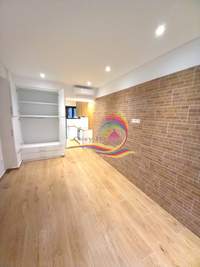 תמונת זוגרפו, אתונה למכירה