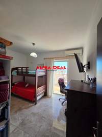 Image 10 of 28