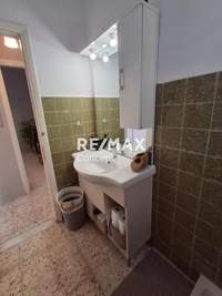 Image 12 of 25