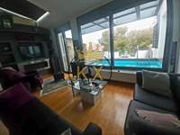 תמונת חאלנדרי, אתונה למכירה