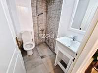 Image 20 of 33