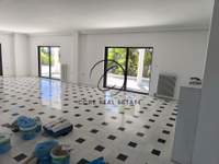 Image 10 of 16