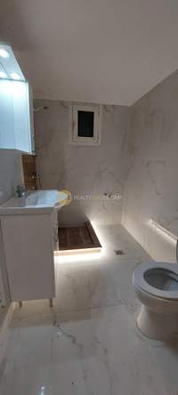Image 19 of 36