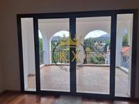 תמונת בניין, דיוניסוס למכירה (4)