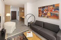 תמונת נאוס קוסמוס, אתונה למכירה (2)