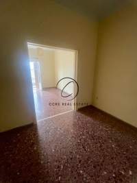 תמונת נאה פאלירו, אתונה למכירה (2)