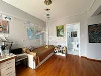 תמונת גליפדה, אתונה למכירה (3)