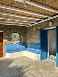 תמונת מיקונוס, הקיקלאדיים למכירה (2)