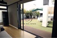 תמונת נאה פסיכיקו, אתונה למכירה (2)