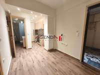 תמונת גלאצי, אתונה למכירה (2)