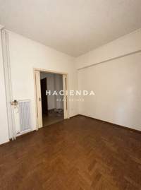 תמונת קיפסלי, אתונה למכירה (2)