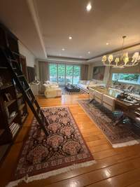 תמונת בית, פסיכיקו, אתונה למכירה (2)