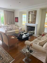 תמונת בית, פסיכיקו, אתונה למכירה (1)