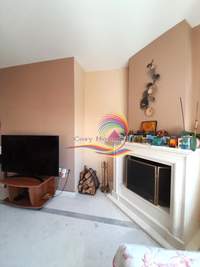 תמונת גליפדה, אתונה למכירה (2)