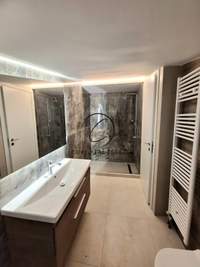 תמונת קליתיאה, אתונה למכירה