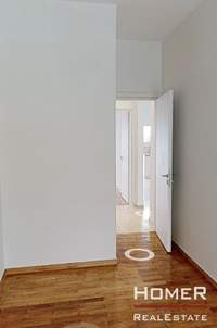 תמונת גיזי, אתונה למכירה (4)