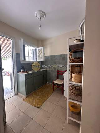 Ano kipseli, Athens for sale