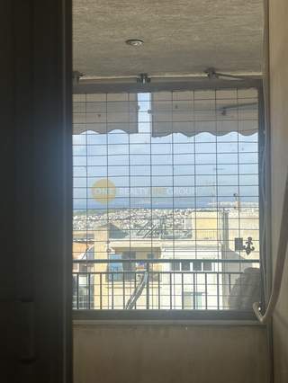 תמונת הליניקו, אתונה למכירה