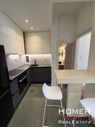תמונת אנו קיפסלי, אתונה למכירה