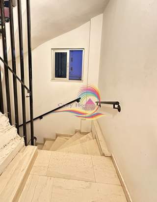 תמונת גליפדה, אתונה למכירה