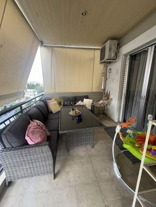 תמונת פאליו פאלירו, אתונה למכירה